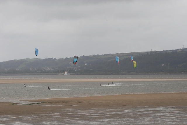 Kitesurfing